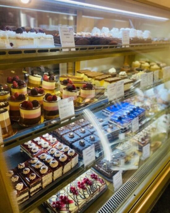 SC Romtel Impex SRL a fost infiintata in anul 2001, ca o societate cu capital privat romanesc, avand ca domeniu de activitate comertul.
Ne-am dezvoltat servicii de alimentatie publica si productia de produse de cofetarie, patiserie si gelaterie.
In prezent, detinem cinci puncte de lucru si doua laboratoare. Prima locatie a fost deschisa in 2003, in Ramnicu Sarat, pe str. Victoriei, zona pietonala, fiind cunoscuta sub denumirea de Cofetaria Bella.
In 2009 am inaugurat a doua locatie, situata pe str. Victoriei, nr. 137, la parter destinata produselor de cofetarie si gelaterie, iar la etaj Bistro.
Un an mai tarziu, in 2010, am deschis un alt punct de lucru in incinta Kaufland, Ramnicu Sarat.